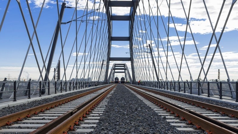 Feste Brücke für den Eisenbahnverkehr