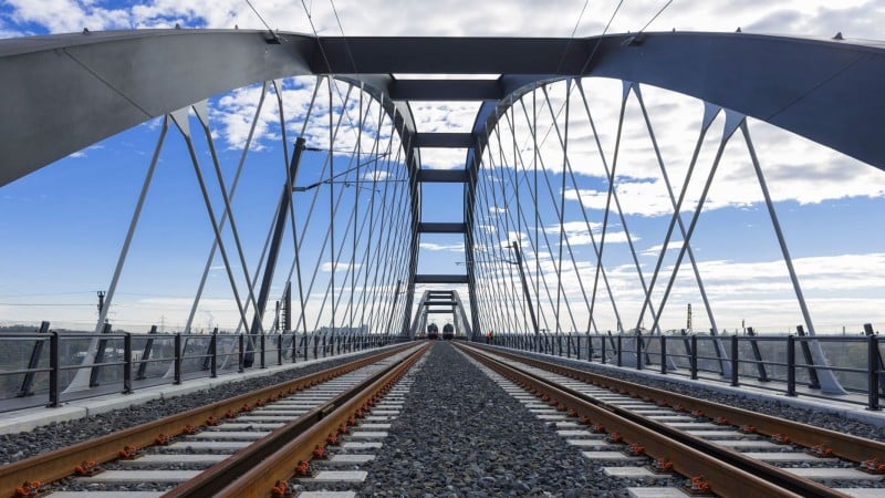 Stahlseilkonstruktion der Brücke